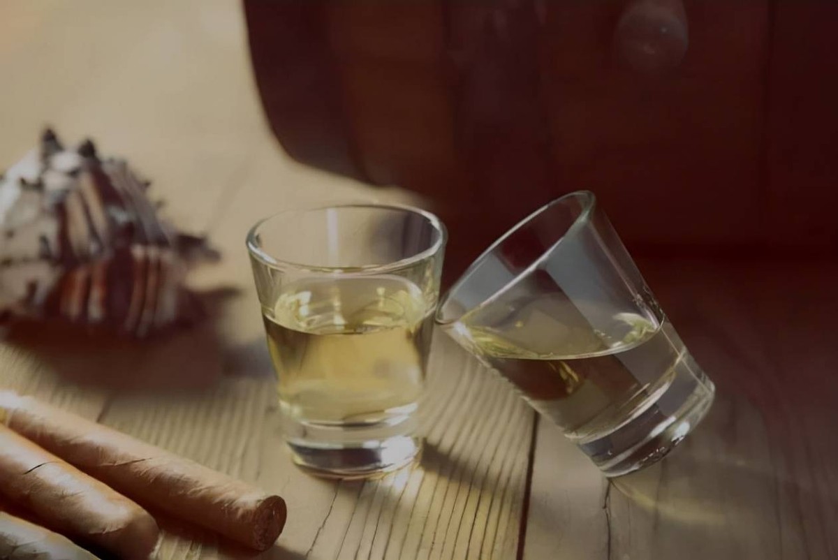 白酒中加金箔有什么用,白酒里的金箔纸能喝吗