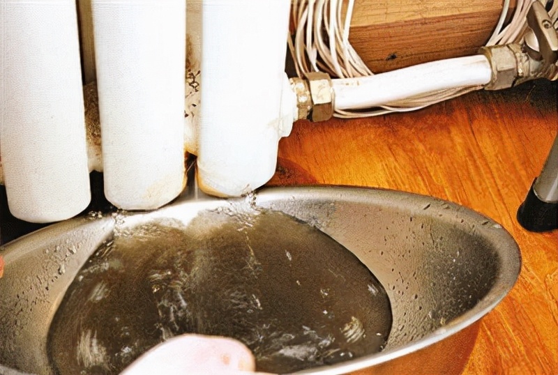 停暖了暖气漏水怎么办,暖气停了排气阀怎么漏水