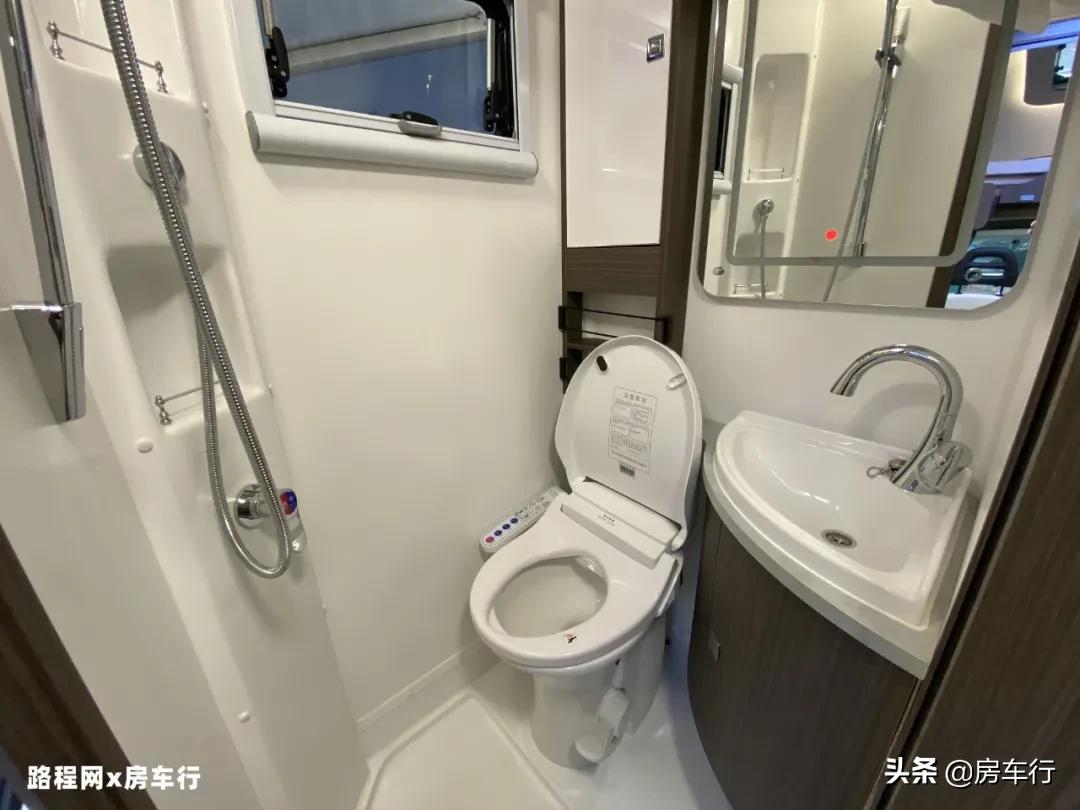 最新款进口顶级依维柯b型房车,依维柯房车推荐10万到20万之间7座