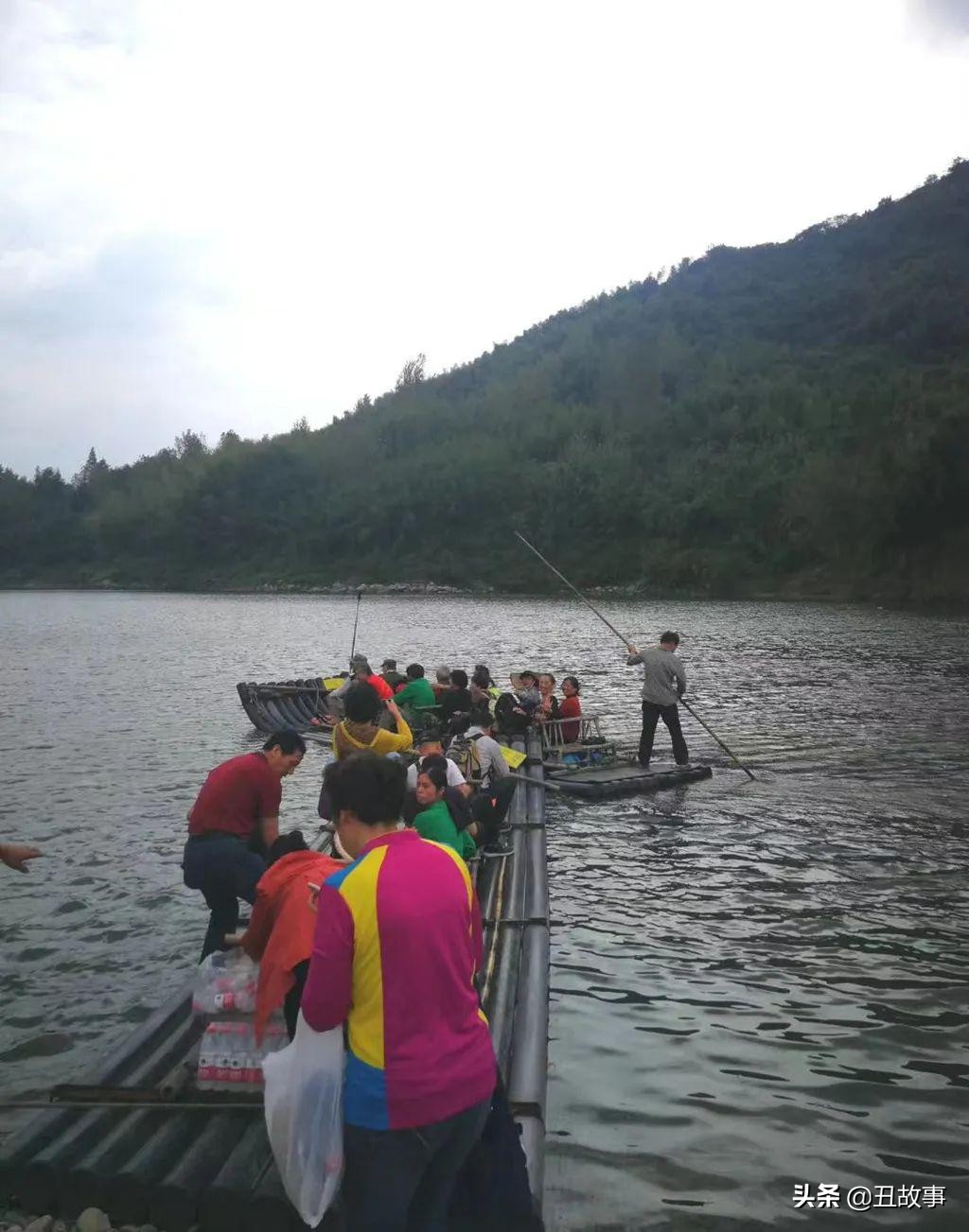 巨龙腾飞风筝的放飞现场,260米长风筝