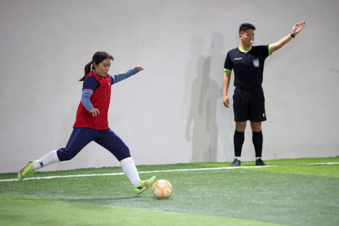 铿锵玫瑰搏击赛,铿锵玫瑰体育版