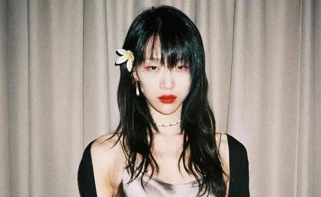 英国黑珍珠超模,英国国宝超模