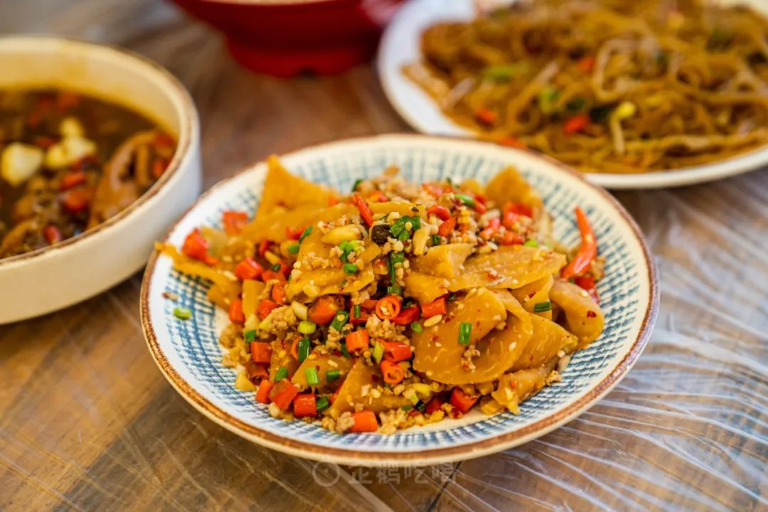 辣到落泪也舍不得停嘴的宝藏城市，不是长沙成都重庆