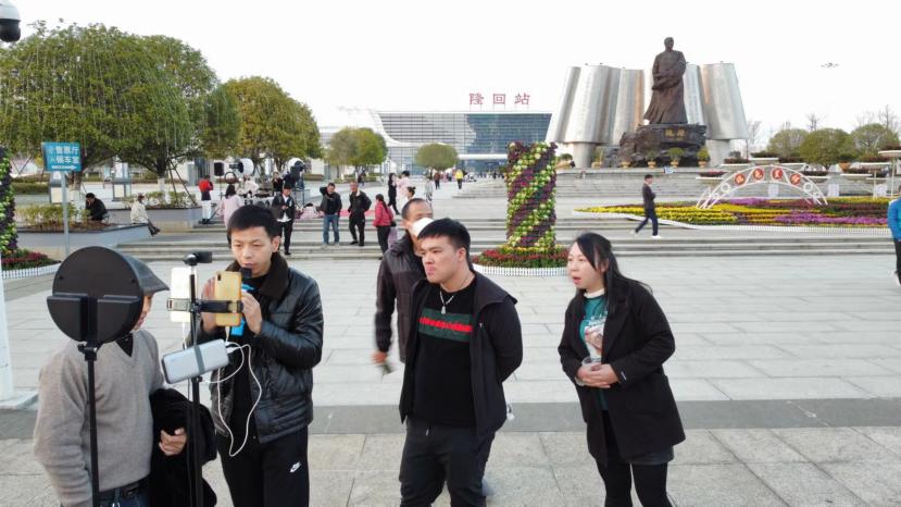 《早安隆回》传播二次大爆发创中国流行音乐奇迹稳超５００亿*放播**