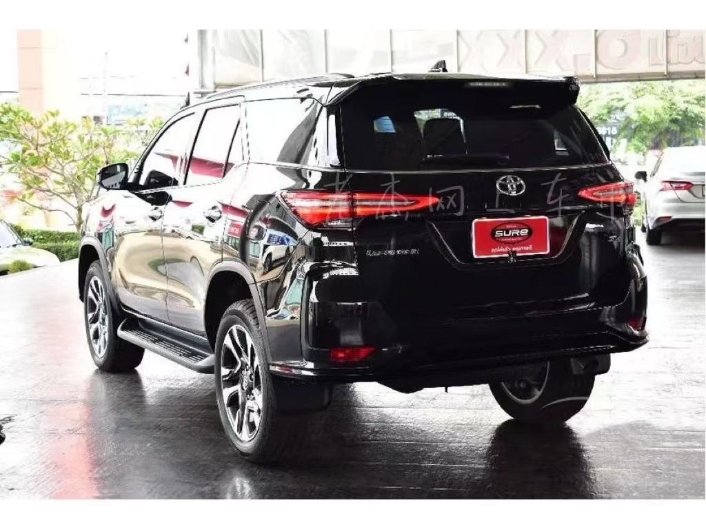 丰田霸道黑武士炫酷视频,最新版丰田奔跑者图片