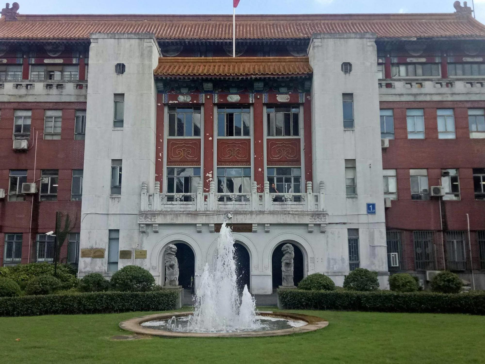 高考志愿填报医学院哪个专业好,国内医学专业院校排名