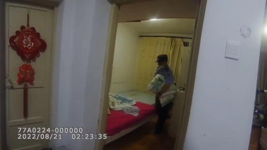 【我为群众办实事】湖北武汉：男孩深夜报警去派出所睡觉要多少钱?