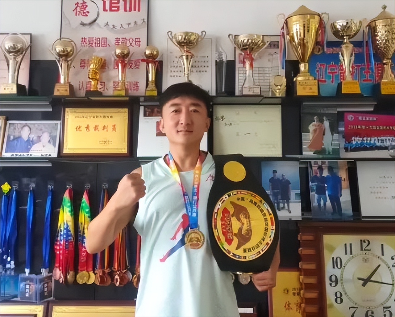 瘦成纸片人的明星,5位纸片人明星瘦成排骨