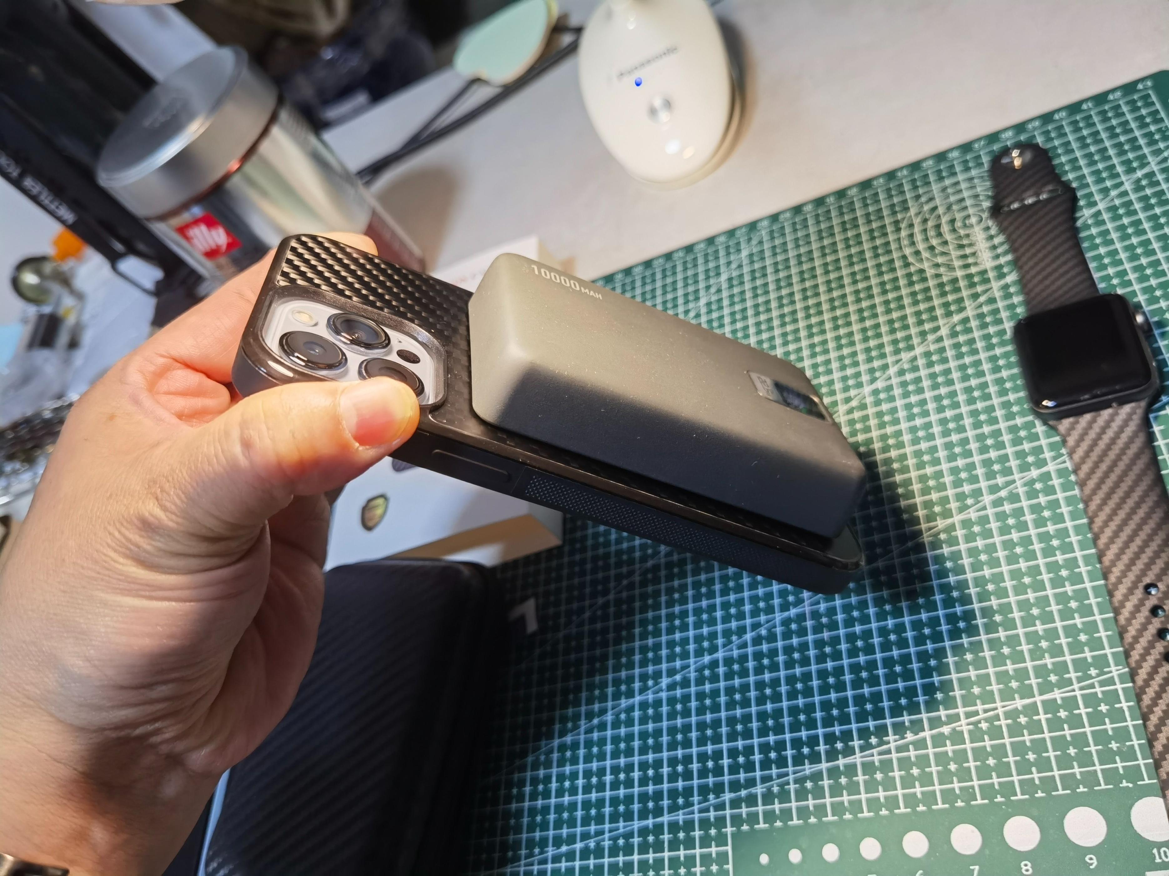 碳纤维手机壳有什么值得推荐的,有没有比碳纤维更薄的手机壳