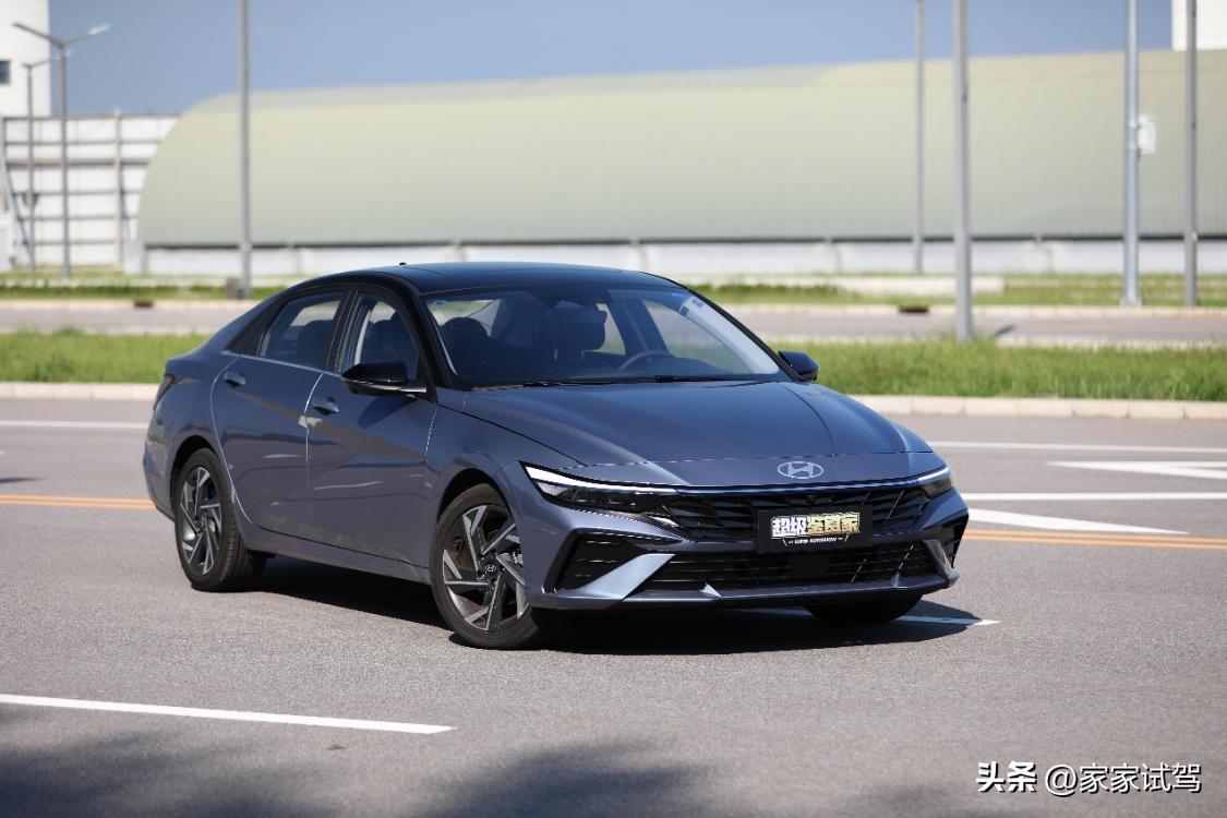 北京现代伊兰特1.5l精英版内饰,新伊兰特内饰改装