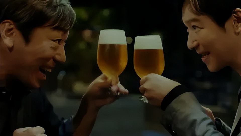 中日高人气男星塌房！公然扯女性内衣实施猥亵，癫狂状态曝光