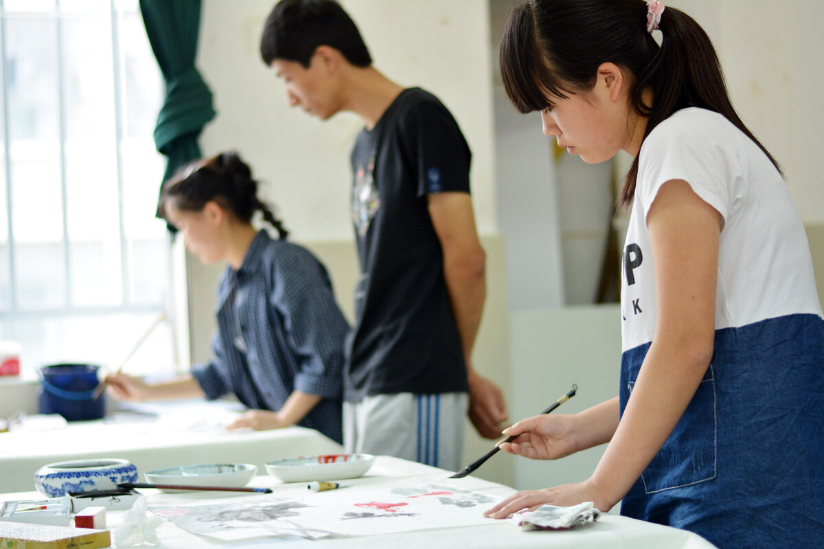 技校热门专业排行榜,技校选高铁专业什么学校比较靠谱