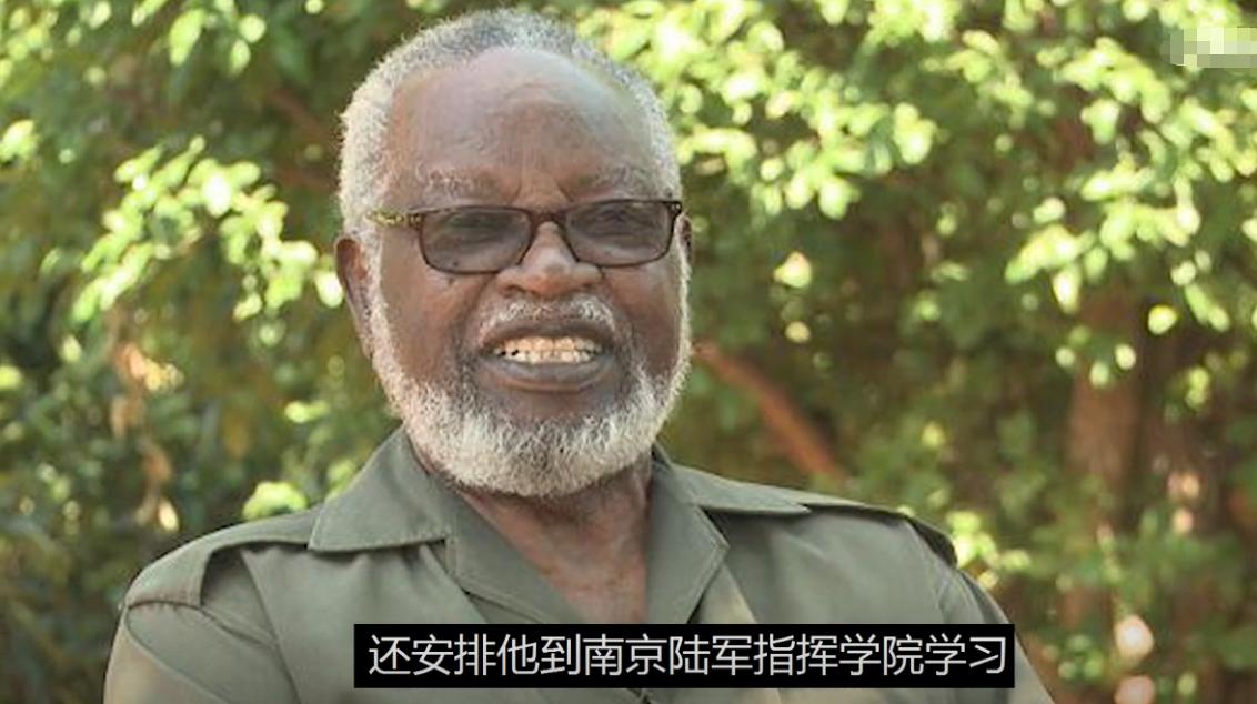 中国核电为了突破西方*锁封**，竟用4千吨大米换非洲2座铀矿？