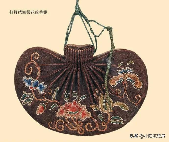 香奈儿迪奥联名包包,最近流行的迪奥包包