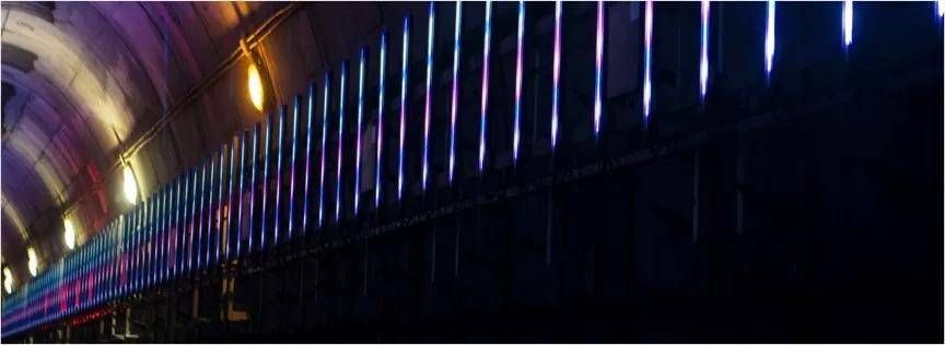 地铁隧道广告优缺点,地铁隧道里的广告是怎么实现的