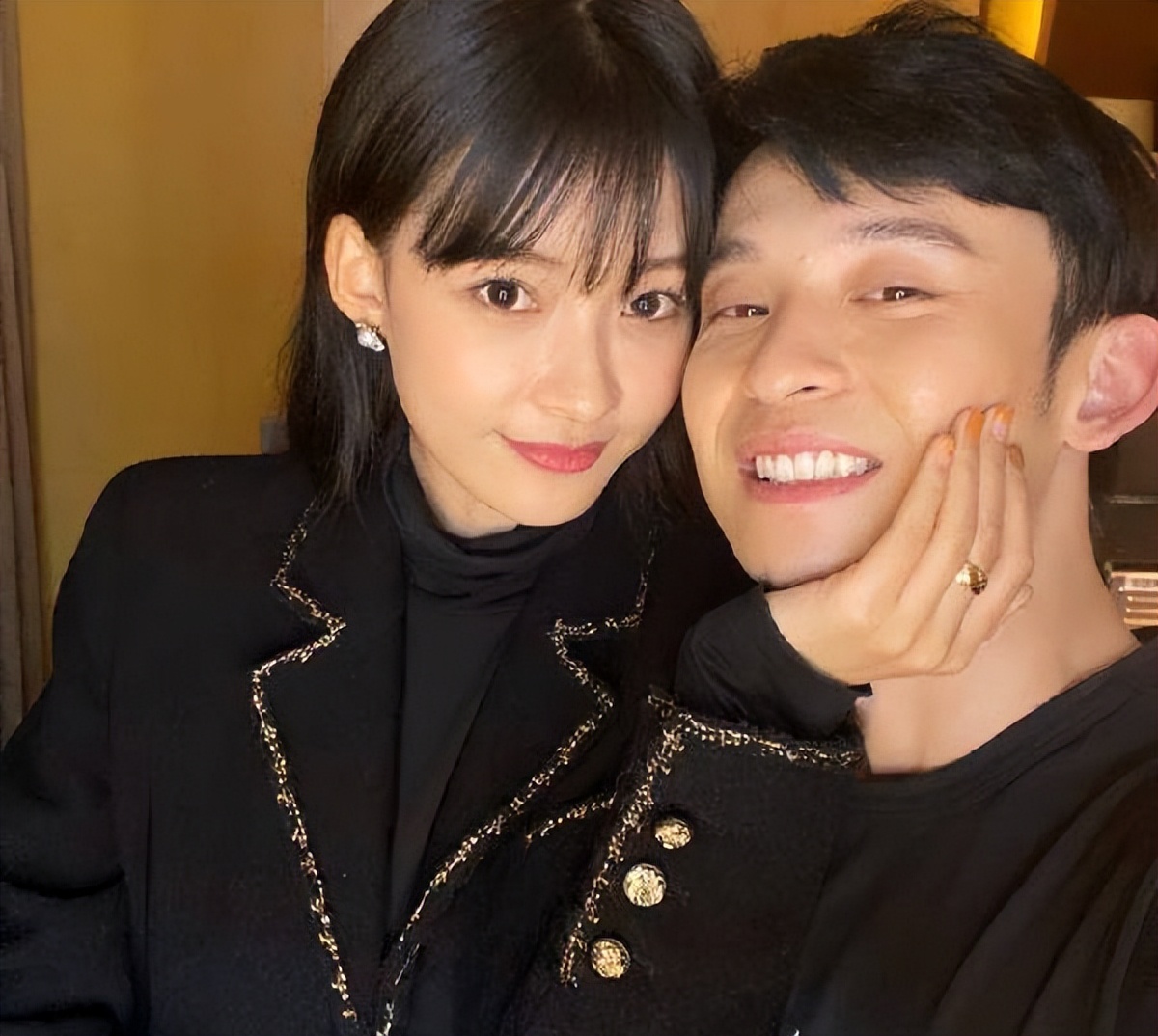 董子健孙怡离婚后首同框图文,董子健离婚后谈及孙怡原视频