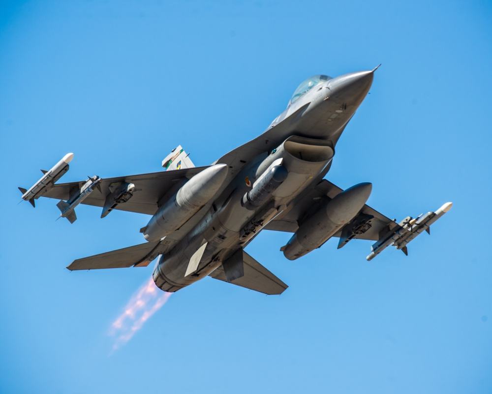 巴基斯坦歼10c战机引关注,巴铁展示歼10