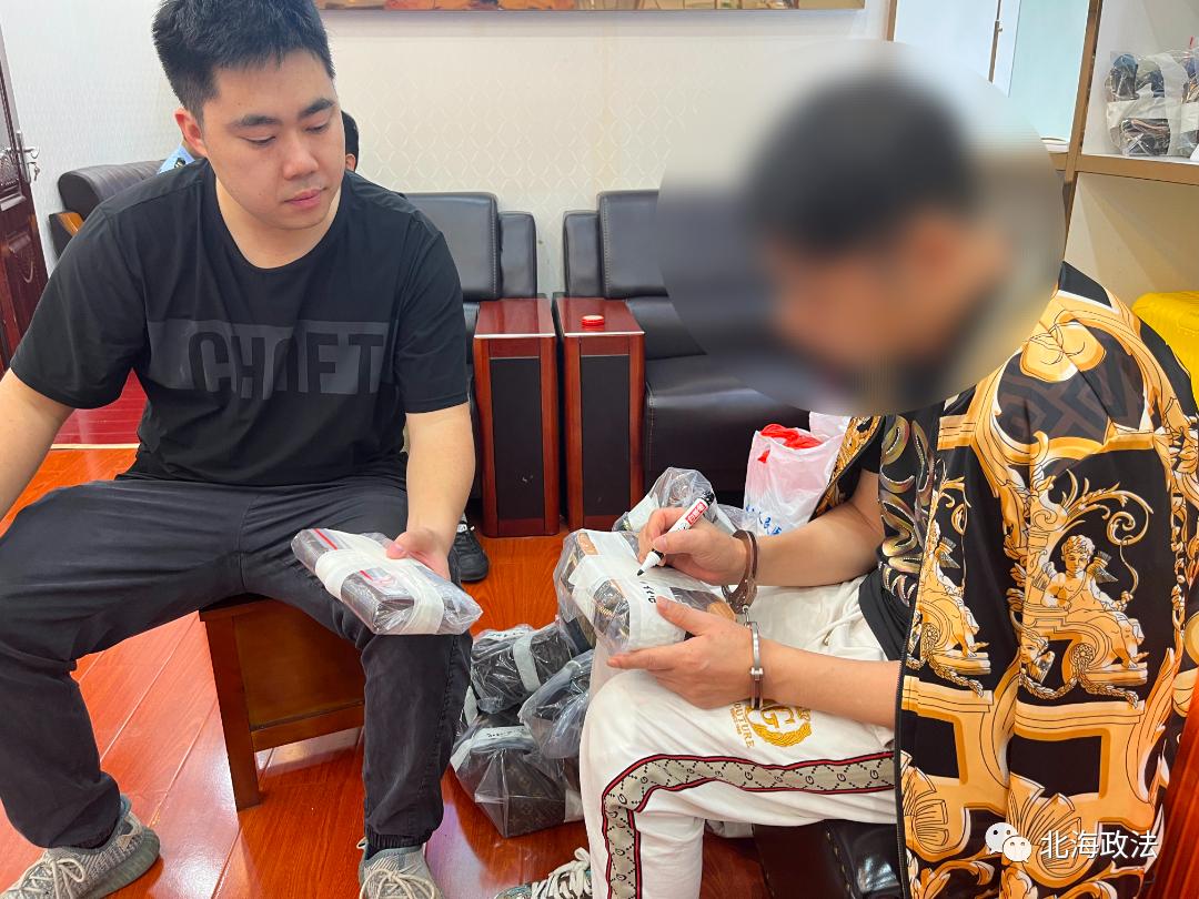 涉案销售假冒商品金额四万判几年,查获假冒奢侈品1亿判多少年