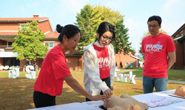 韩国第一夫人时装秀,韩国第一夫人晚宴装
