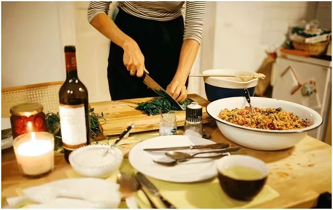 给女儿带了8年的孩子,养育孩子18年被女儿拉黑