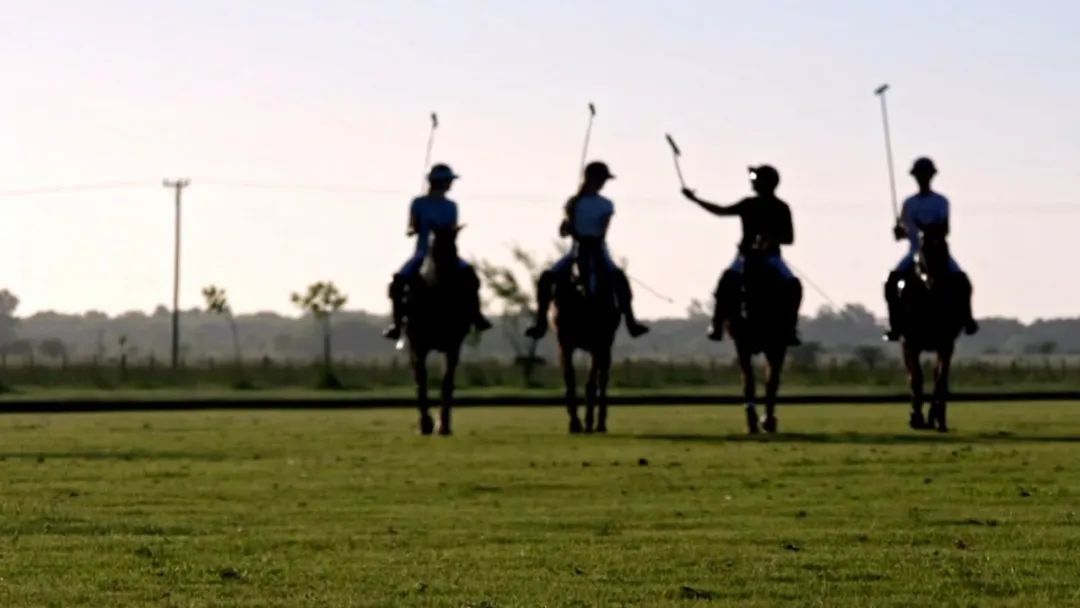 高定位无热炒，这个运动正装通吃的系列可谓样样能打