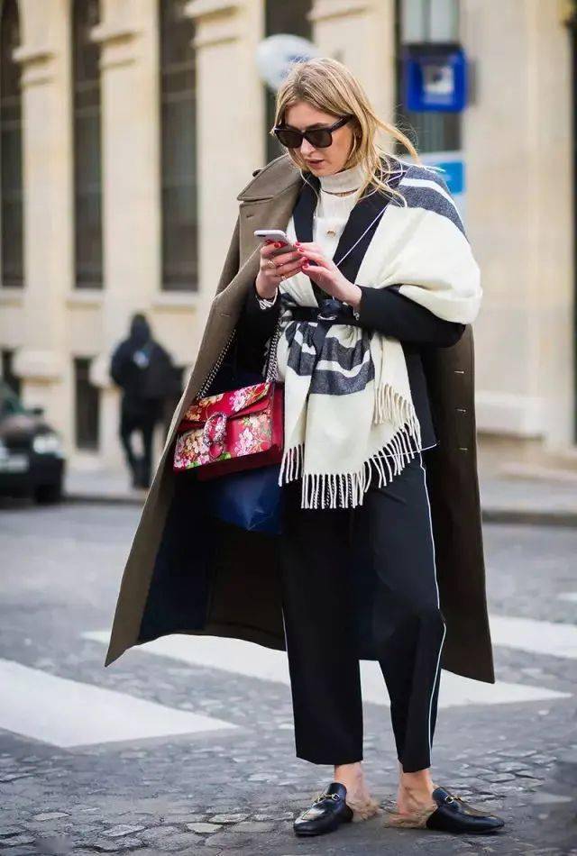 戴蜜蜡泡温泉,戴蜜蜡洗澡