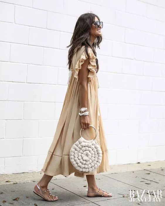 夏天担心藏不住“蝴蝶袖”？集齐明星博主教你“手镯转移*法大**”