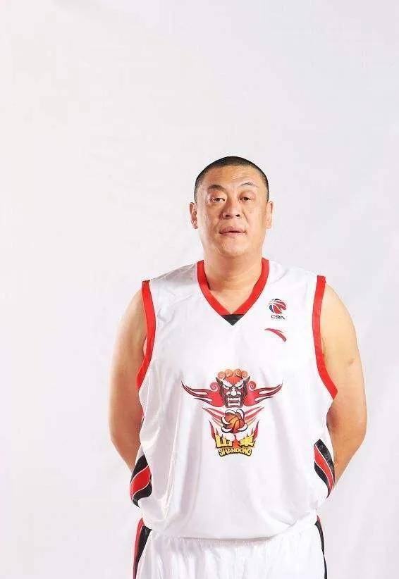 盘点cba历史十大中锋,cba总决赛姚明51分21篮板