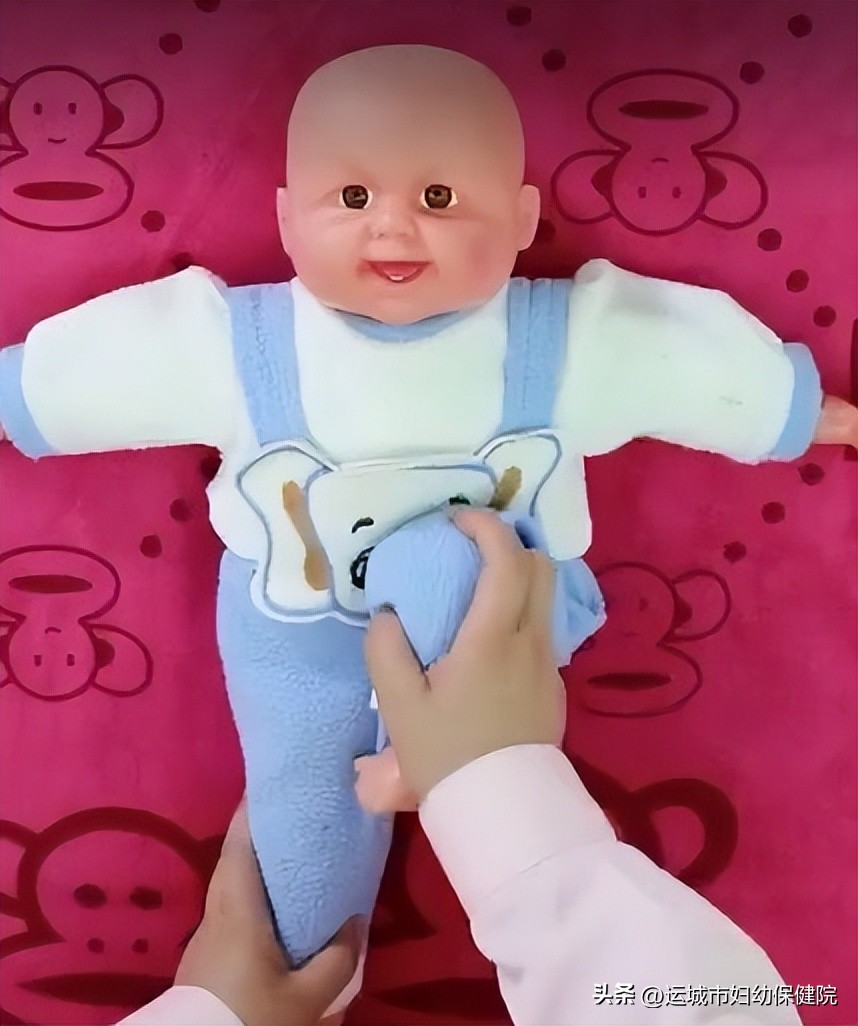 新生儿胀气哭闹时怎样快速排气,新生儿肚子胀气哭闹如何快速消除