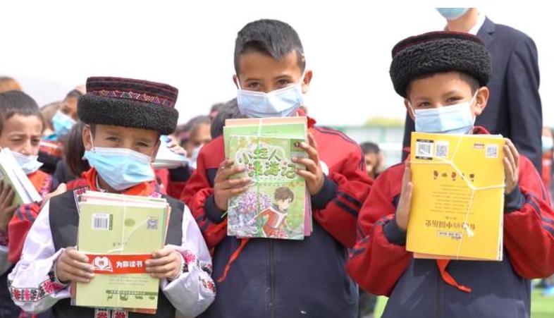 年轻人的读书欲望，正在拼多多上“疯狂开挂”