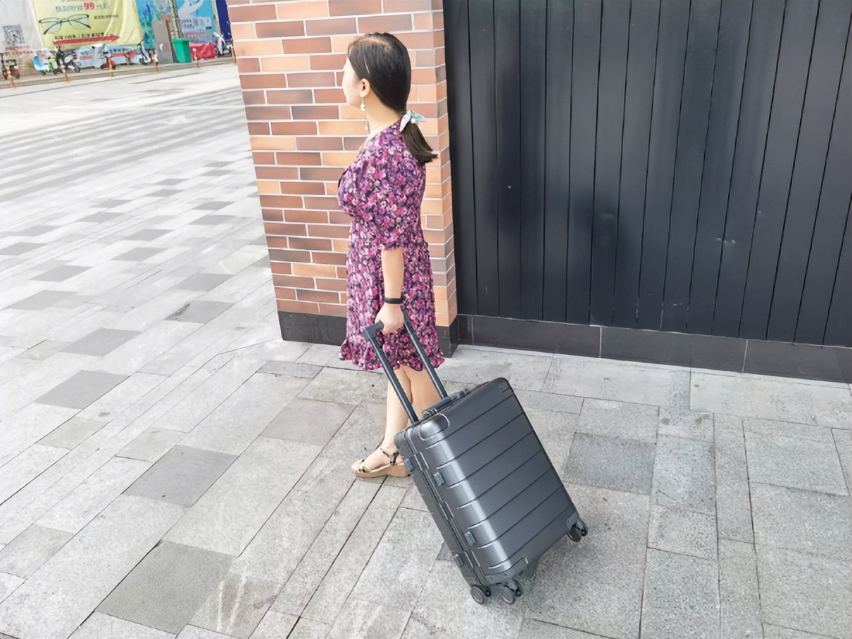 小米铝合金旅行箱评测,小米金属旅行箱2