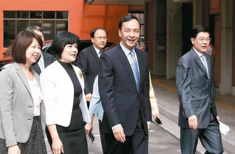 台湾地区大选已进入白热化阶段，郭台铭可能独立参选