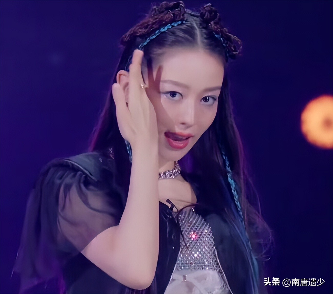 浪姐黄丽玲听谁的歌哭了,黄丽玲浪姐初舞台图片