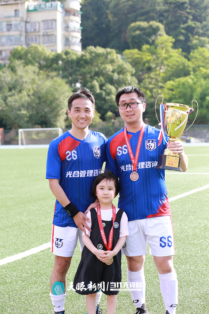 “足球爱好者”蒋照俊：城市运动空间越来越多幸福感满满|这10年，我与贵州共成长