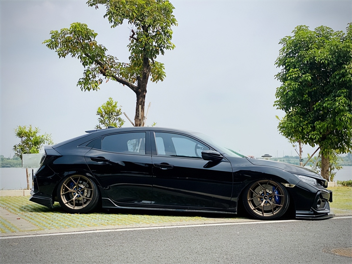 思域暗夜蓝改装,十代思域暗蓝色改装