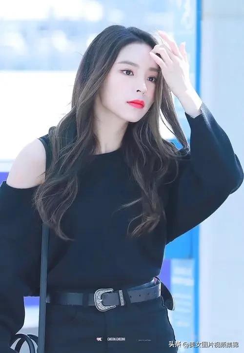 王灏儿红裙,王灏儿高清美图