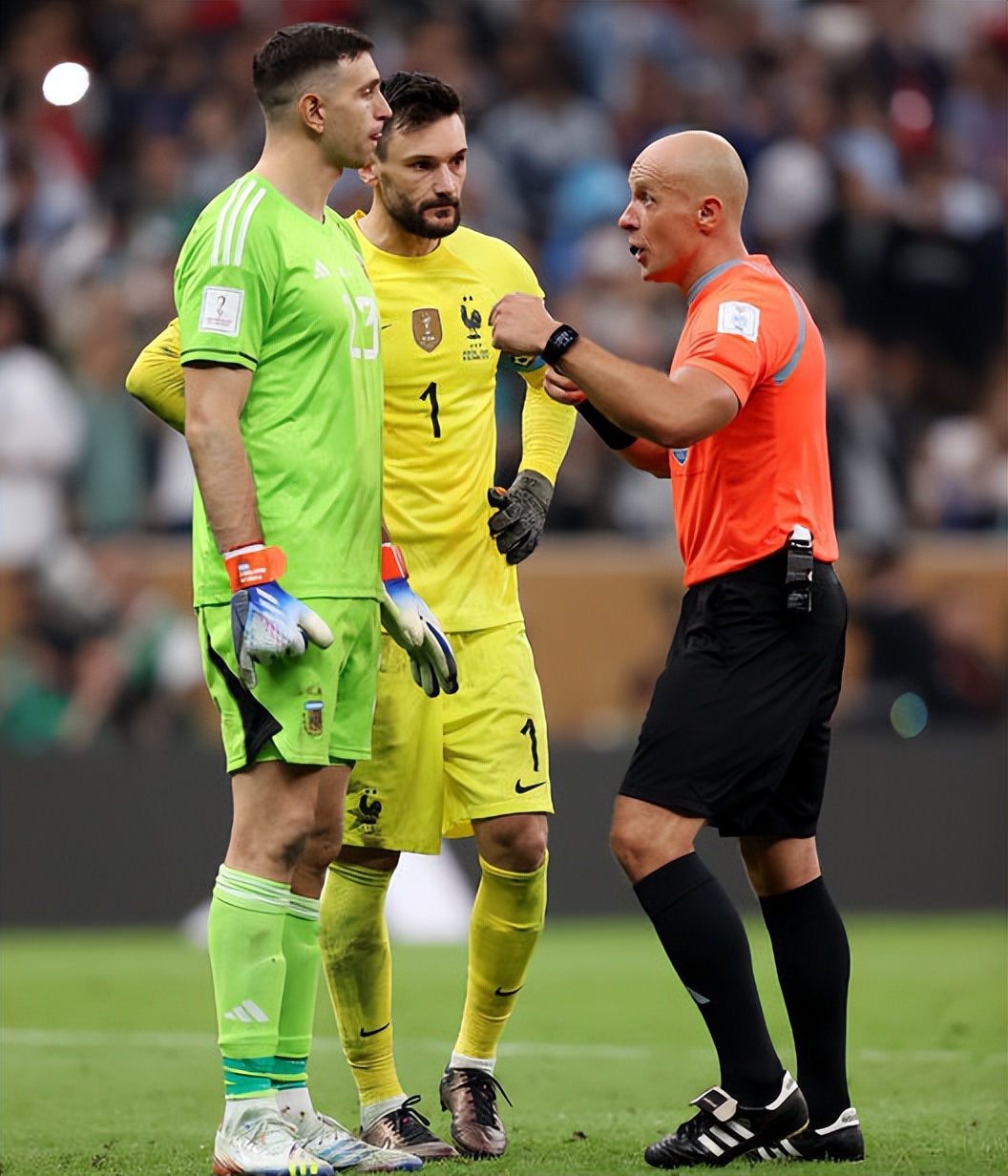 马丁内斯阿根廷门将美洲杯表现,世界杯守门员手套马丁内斯