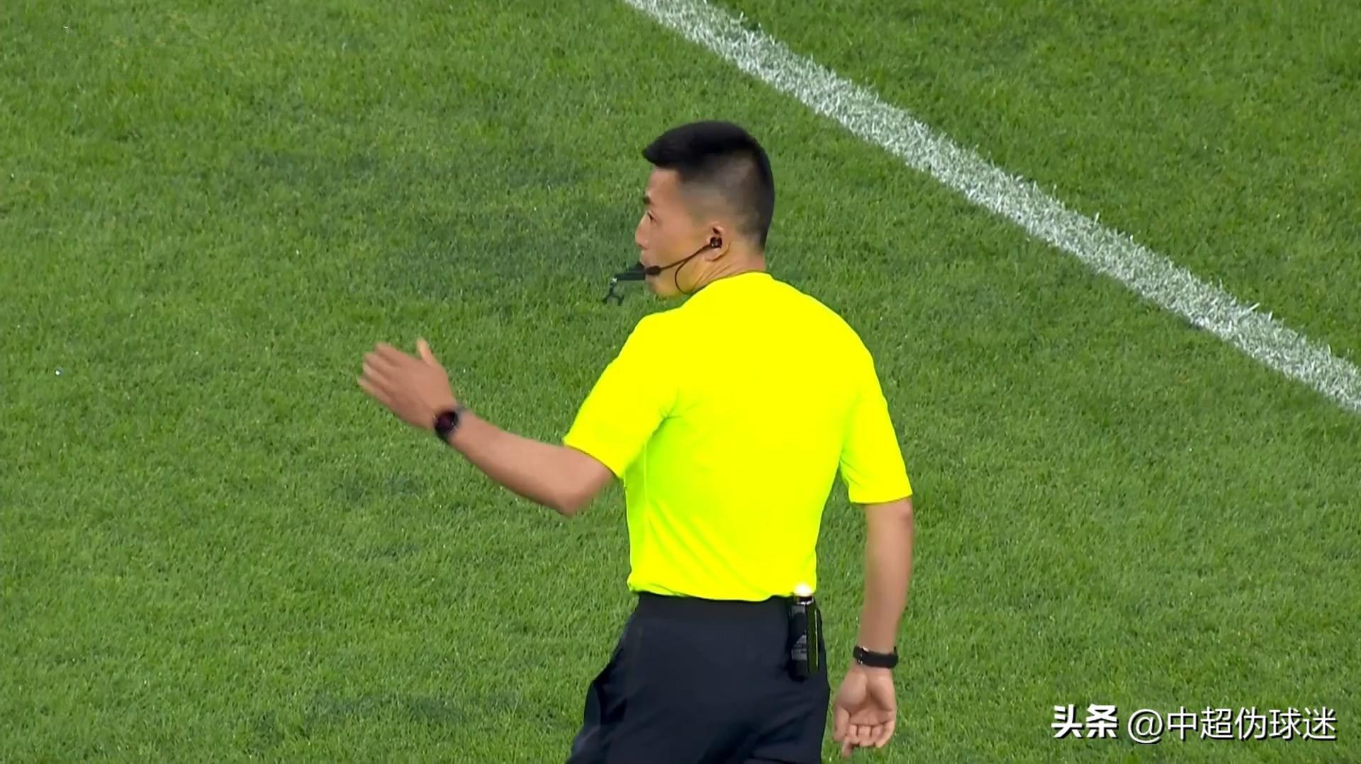 中超裁判争议点球,中超裁判4分钟2次低级误判