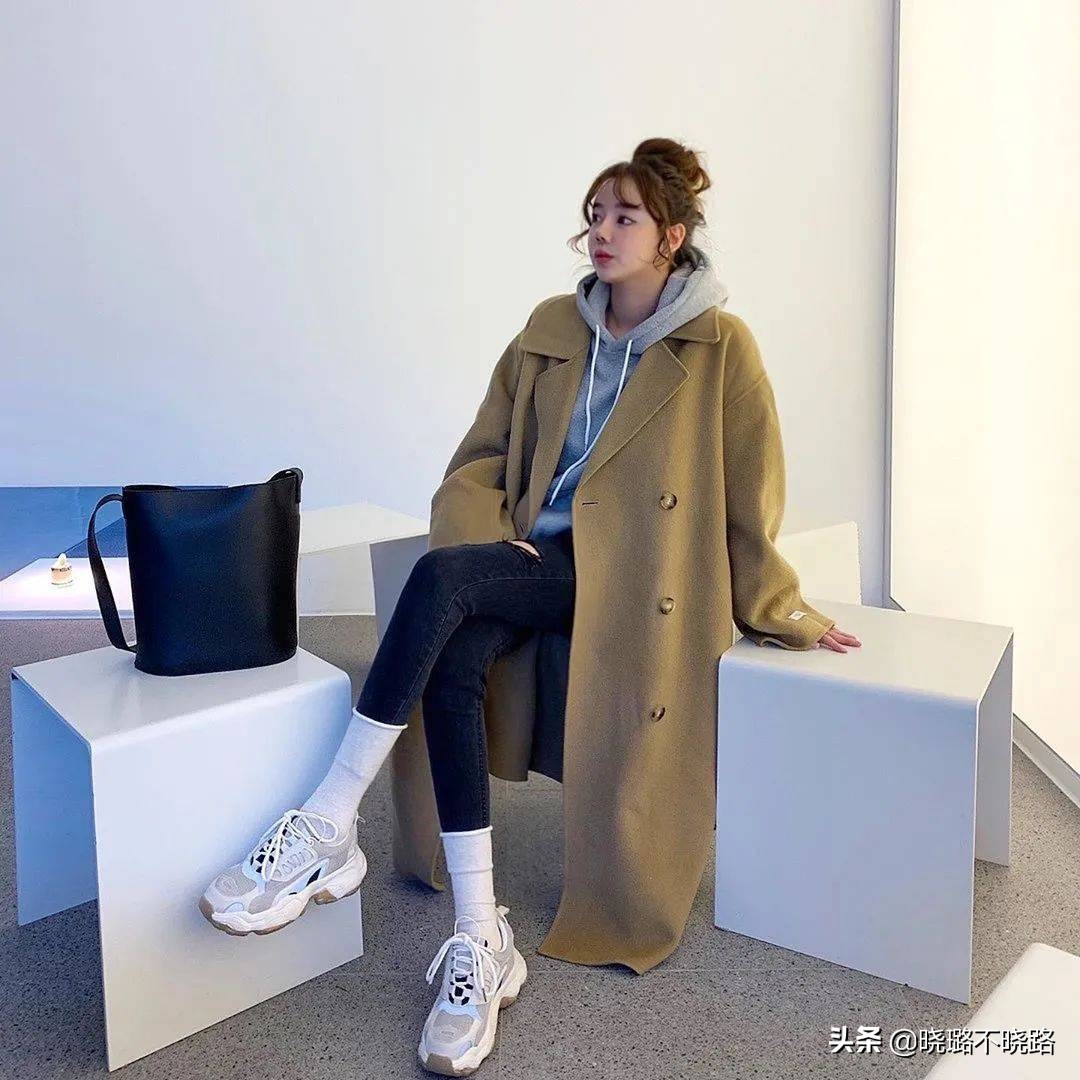 今年流行的鲨鱼裤袜子外穿,鲨鱼裤今年最火袜子长筒冬季