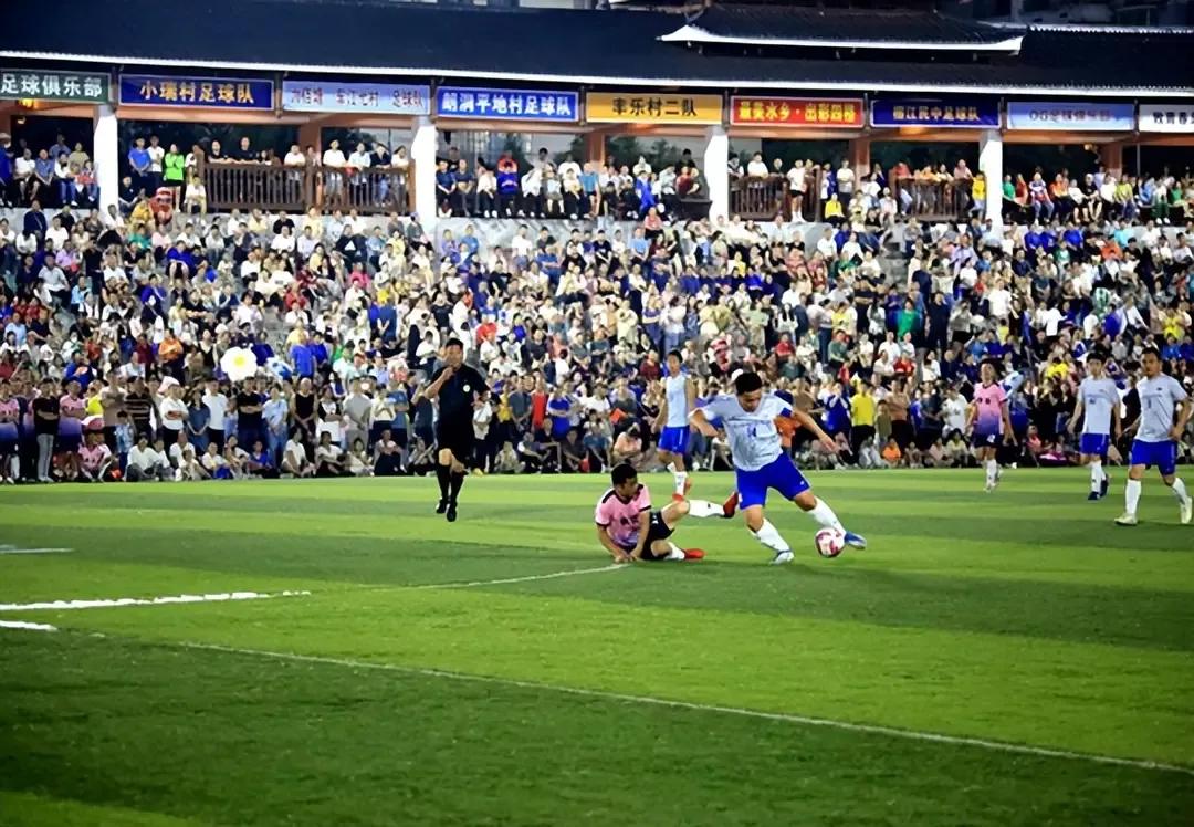 贵州现在的职业足球队,贵州职业足球俱乐部有哪几个