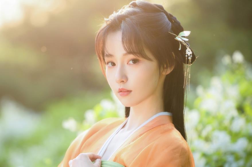 女生喜欢什么礼物送给她,父母给女孩子成人礼物送什么合适