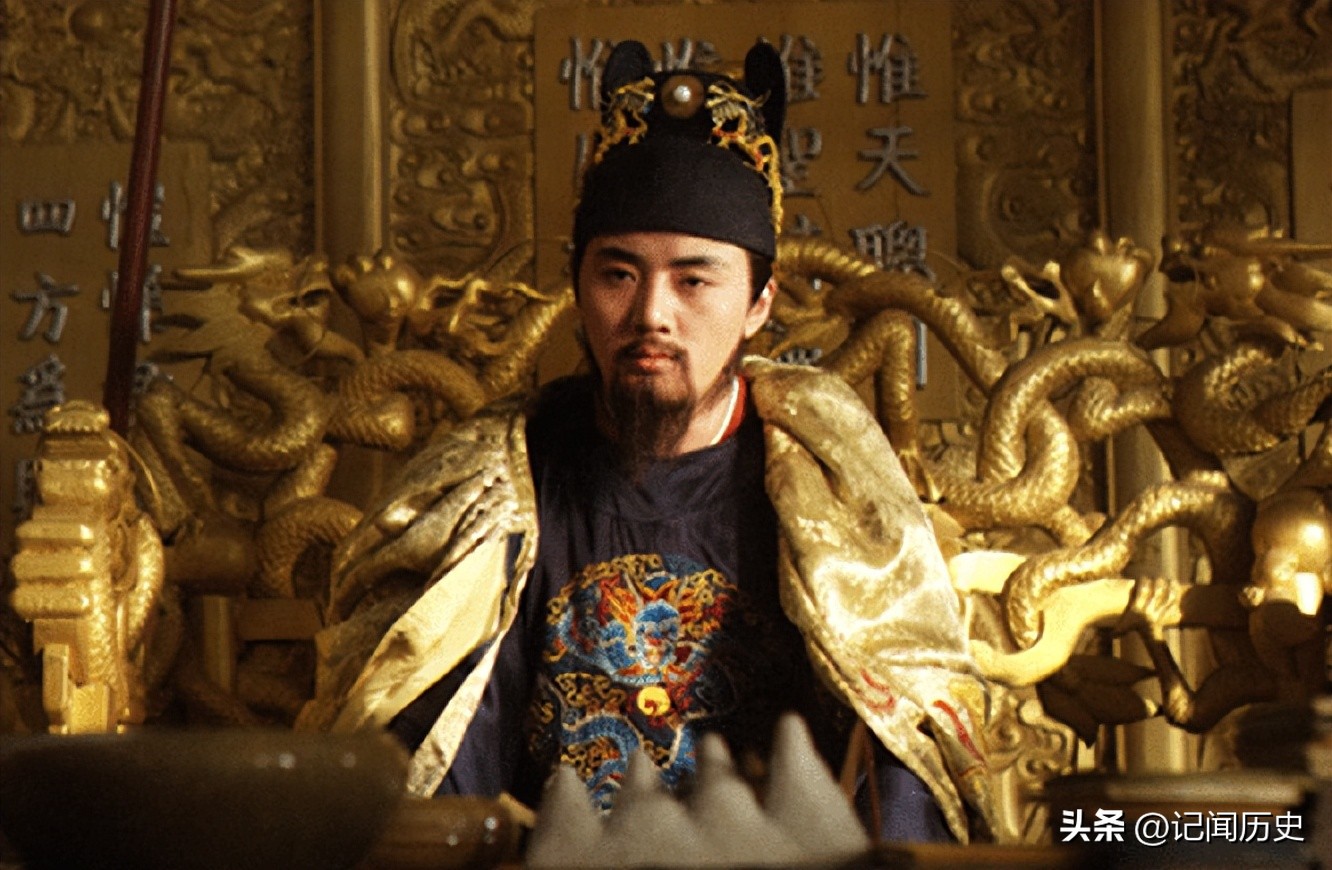 李自成当了42天皇帝，四件事把自己送上绝路，毛主席：决不能当他