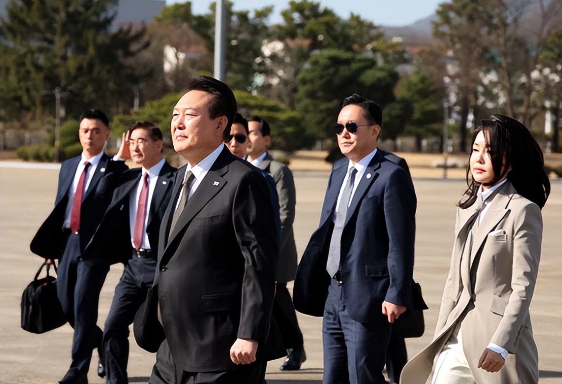 韩国第一夫人访美服装秀,韩第一夫人照片