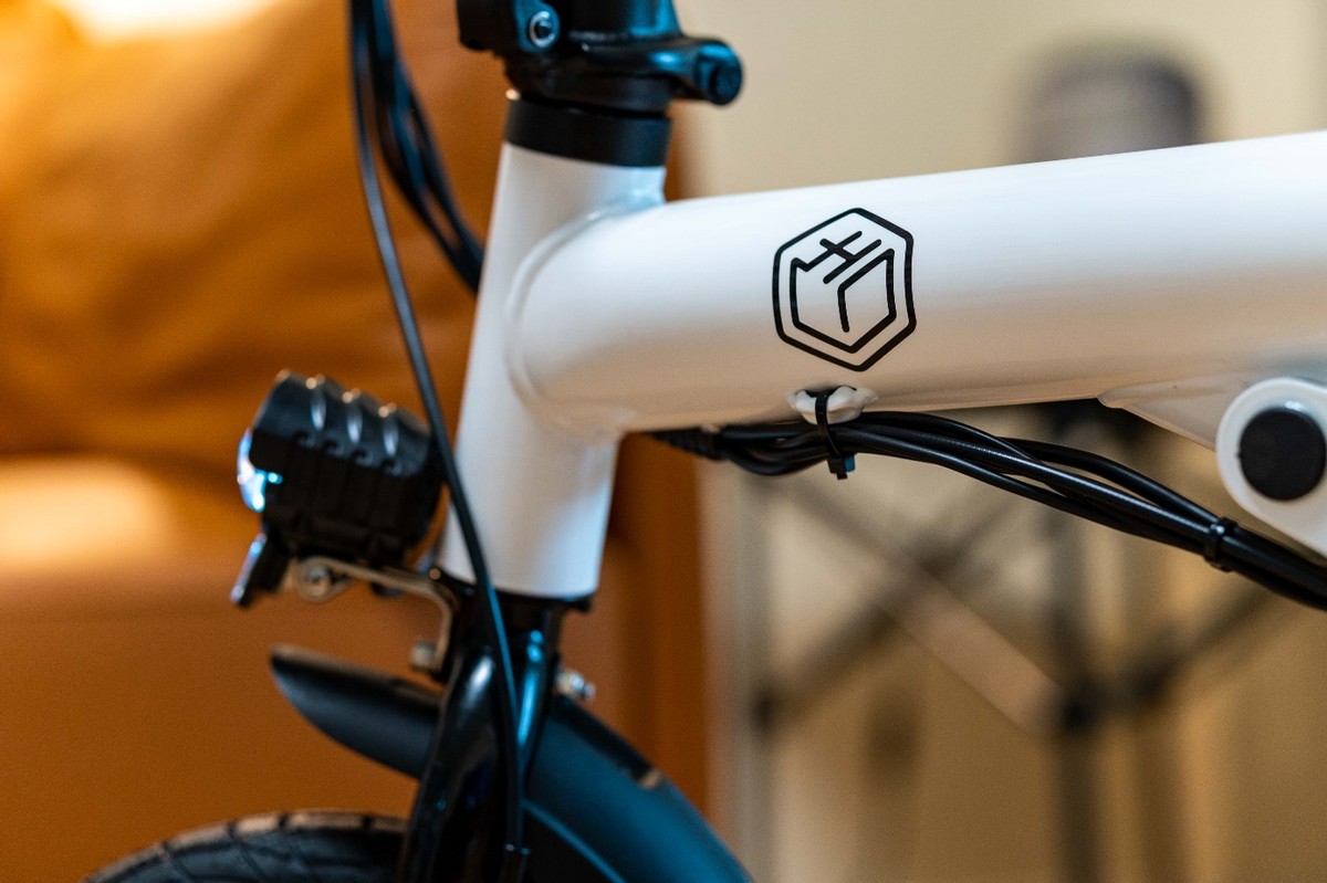 1.6K入手伪装成折叠自行车的电瓶车——京东京造ModernE-01