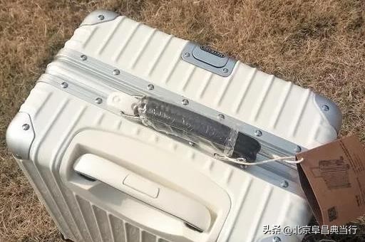 机场行李盲盒,拆不完的盲盒你也来看看
