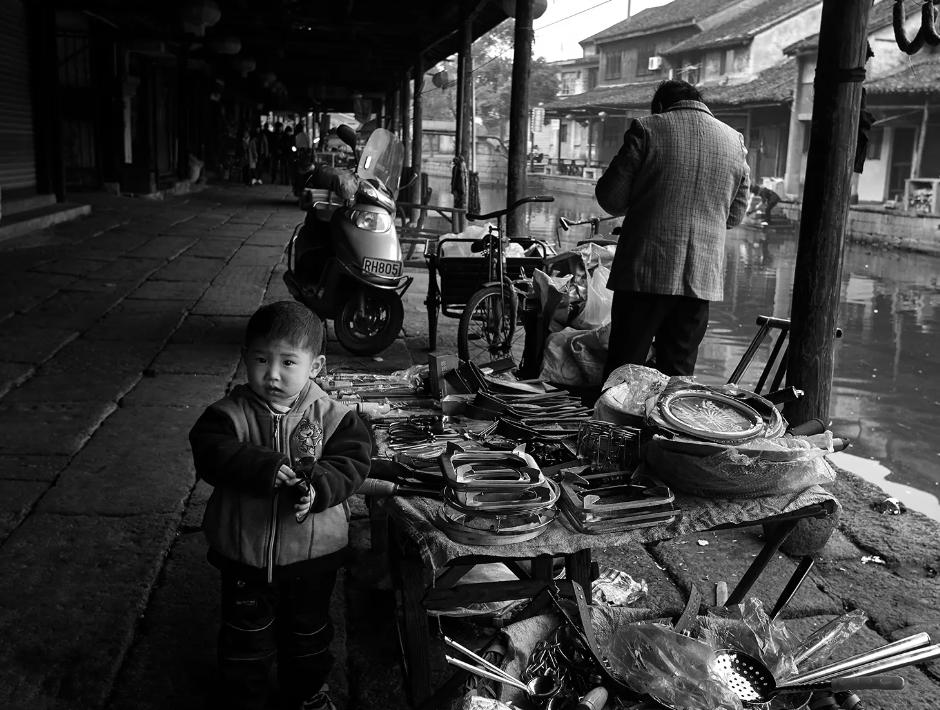 鲁迅发小“闰土”：暗恋同村寡妇，57岁惨死，孙子成为知名学者