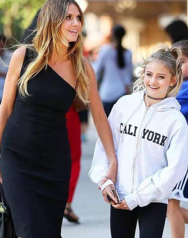 2017年维密超模广告,维密超模拍泳衣广告