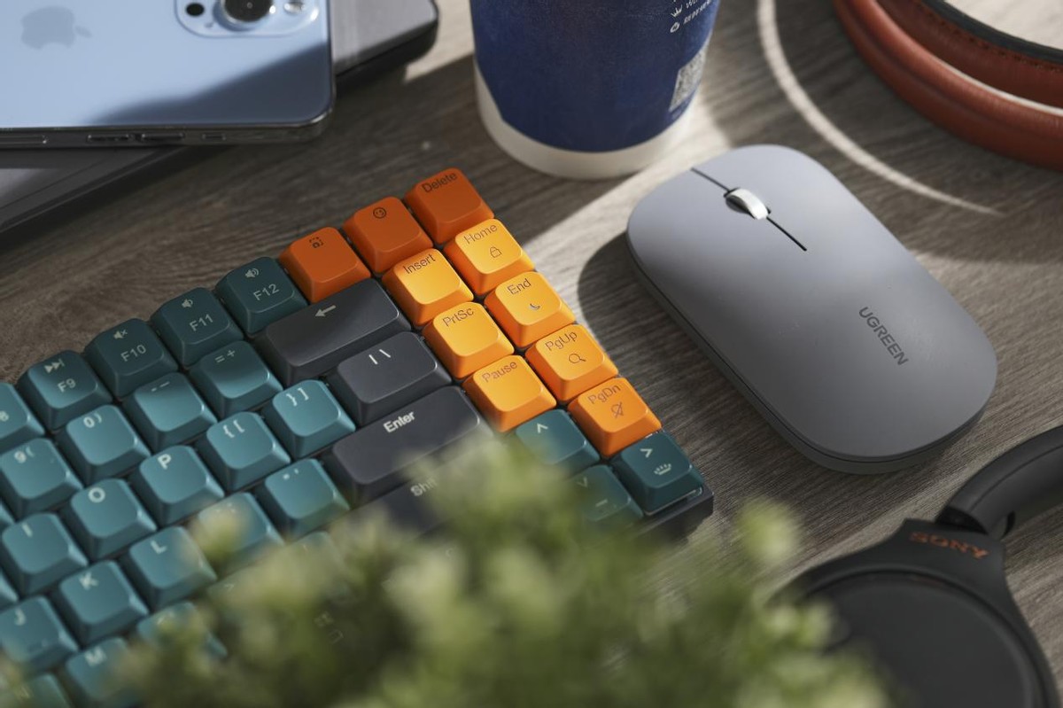 推荐一款新手使用的青轴机械键盘,青轴双模式机械键盘推荐