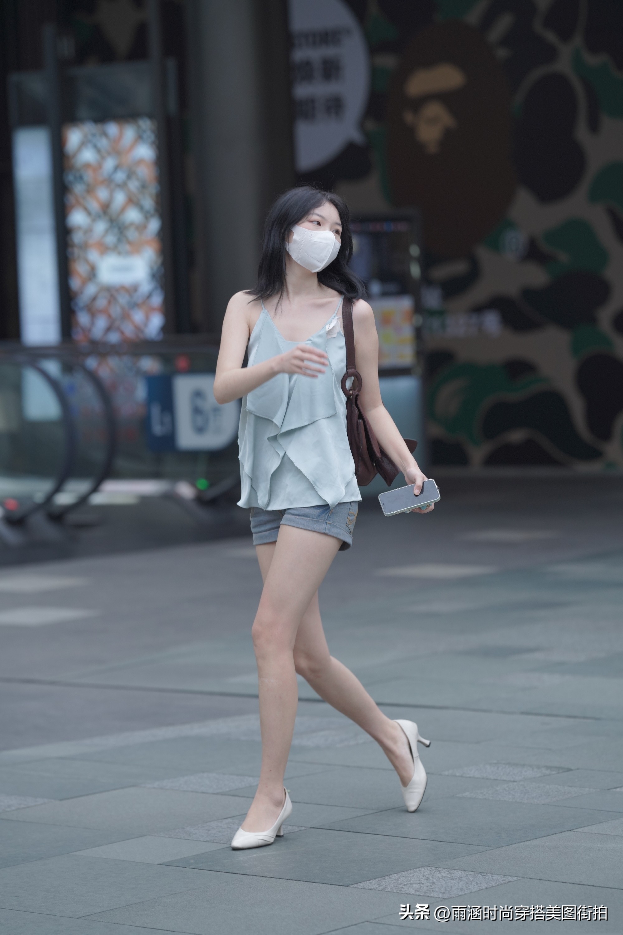 牛仔短裤时尚穿搭街拍,三里屯牛仔短裤穿搭街拍