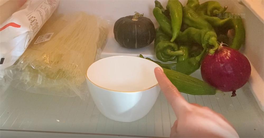 白醋倒在手心上有什么用,白醋倒在手心搓一搓